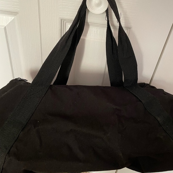 Duffle/Gym Bag - Breast Cancer Awareness - Picture 4 of 8